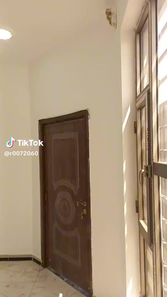 نستلم الغرفة تعبانه نرجعها جديدة اي واحد
يريد يصبغ غرفته او يحتاج
 طلس عام للغرفة و نستلم الغرفة تعبانه نرجعها جديدة اي واحد
 يريد يصبغ غرفته او يحتاج
 طلس عام للغرفة و ترجع جديدة بلباكيت  أن شاء الله
نعالج الرطوبة 
تصليح و صبغ الرقم ***********
