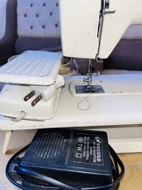 مكينة براذر تطريز مستعمل قليل للبيع.  مكان بغداد للإستفسار 07744997512