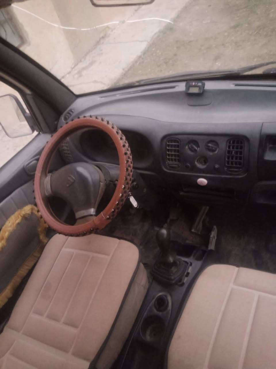 هيفا 2011 كله شرط
بيها اوراق كامله
تخم تاير جديد 
نضافه فول شغل وطلع
نوزل مو كابريته
سعر 27 و بيها مجال 
مكاني امكيشيفه 
‏‪***********‬‏
