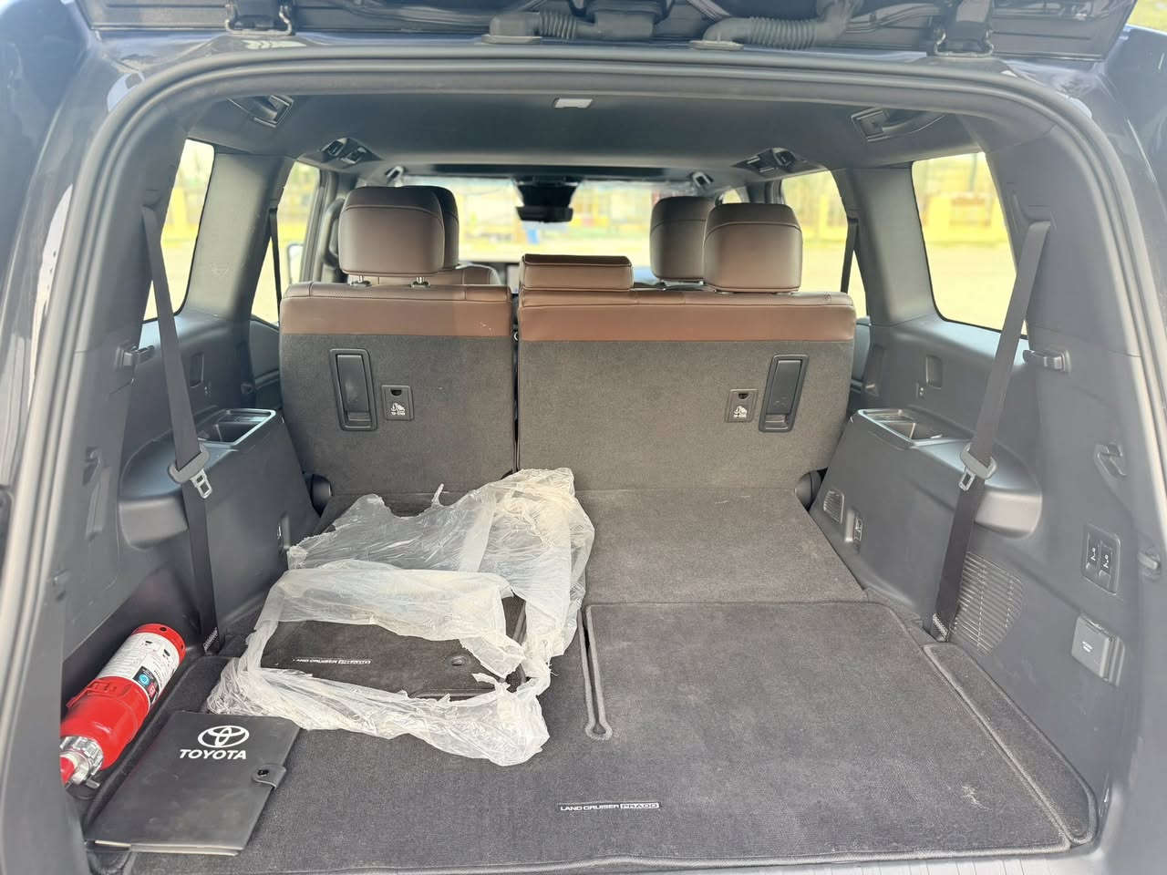 سلام عليكم .... اخوان عندي برادو 2024 ادفنجر لون مميز جدا بحري رقم بغداد بأسمي وتحويل مباشر ماشيه 5 الاف فقط السياره ضمان شركة ساز  مكفوله من كلشي ... طبعا السياره اعلى مواصفات وسعرها 54800$ واي استفسار هذا رقمي ***********
مواصفاته
سلايد 
كشنات جلد قرميدي
لايت عدسات
شاشه كبيرة ابل كار بلي 
خمس كامرات  
داتا شو 
دشبول ليزري
رادار امامي 
رادارات جانبيه 
تدفئة وتبريد بالكشنات امامي خلفي 
كشنات امامي خلفي كهرباء 
باب خلفي كهرباء 
بصمة وتشغيل عن بعد 
ثلاجه 
فور ويل 
هاند بريك بصمة 
مري شفط 
شاحن وير ليس
