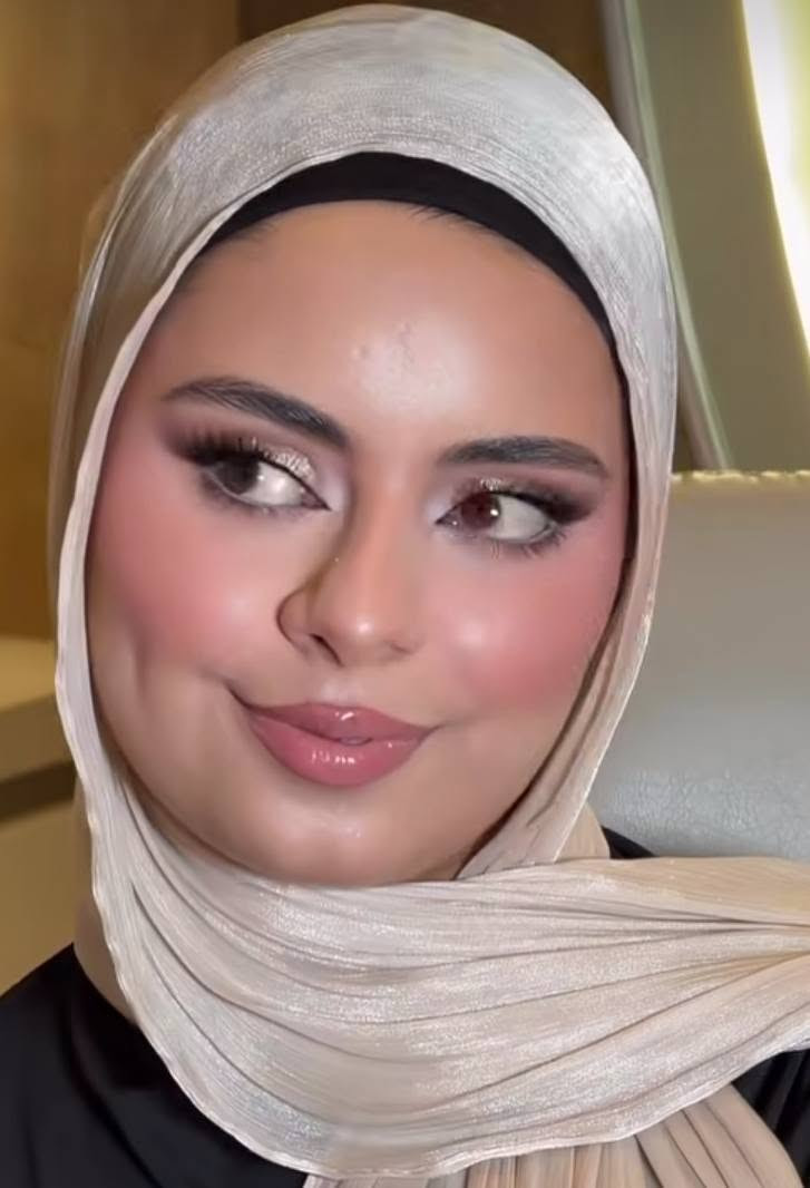 عررررررروض😘❤😘❤😘 
#ديمه_بيوتي_للسيدات  🥰. 
اسعار المدعوة.
  تسريحه نص رفع 20. 
فقط ميكب 15. 
ميكب وتسريحه نص رفع . 40. 
فقط تسريحه رفع 25. 
 ميكب وتسريحه رفع 45. 
 الحجز☎️***********
