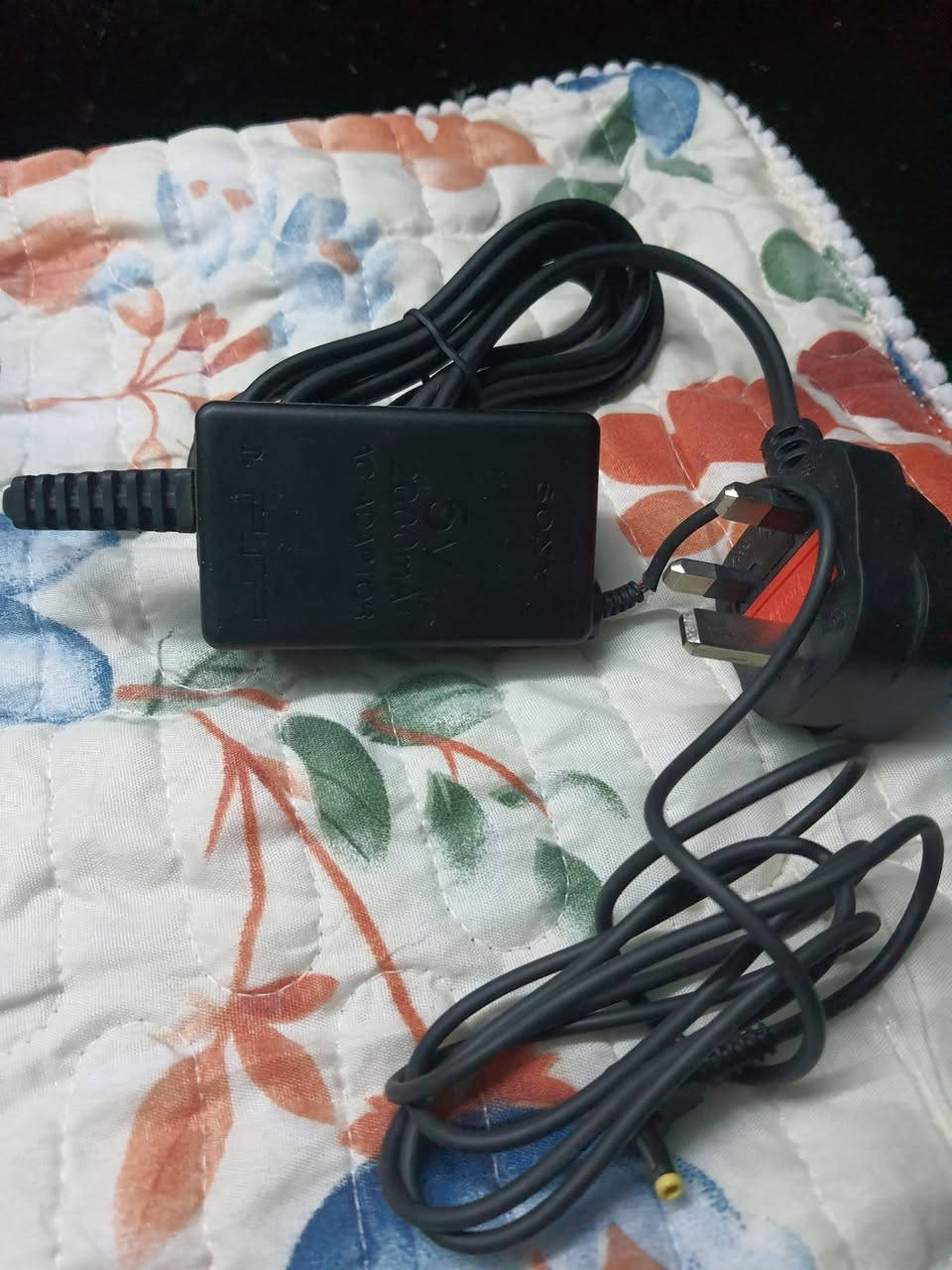 جهاز psp fat محولة لاصلية وقاعدة شحن وسماعة ويموت جهاز نضيف مامستخدم شغال يحتاج تهكير وألعاب مابي سعرة 80 مكاني جميلة شارع خير الله ***********
