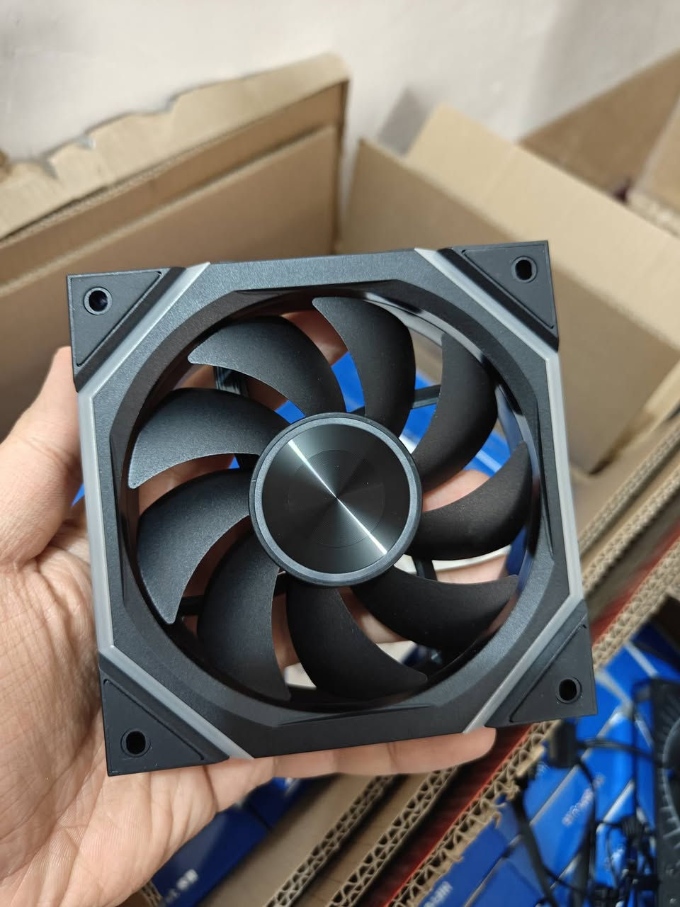 السلام عليكم وتحية طيبة
متوفر مراوح تركيب من Hifrost 
سرعة المروحة 1800RPM 
فول RGB 
متوفر لون أبيض وأسود 
ومتوفر فورورد ورفرز
كل كت 3 مراوح وكيبل واحد
سعر الكت 35 الف


**إذا كنت صاحب هذا الإعلان وتريد حذفه لأي سبب، رجاءا أرسل رسالة إلى الدعم الفني**