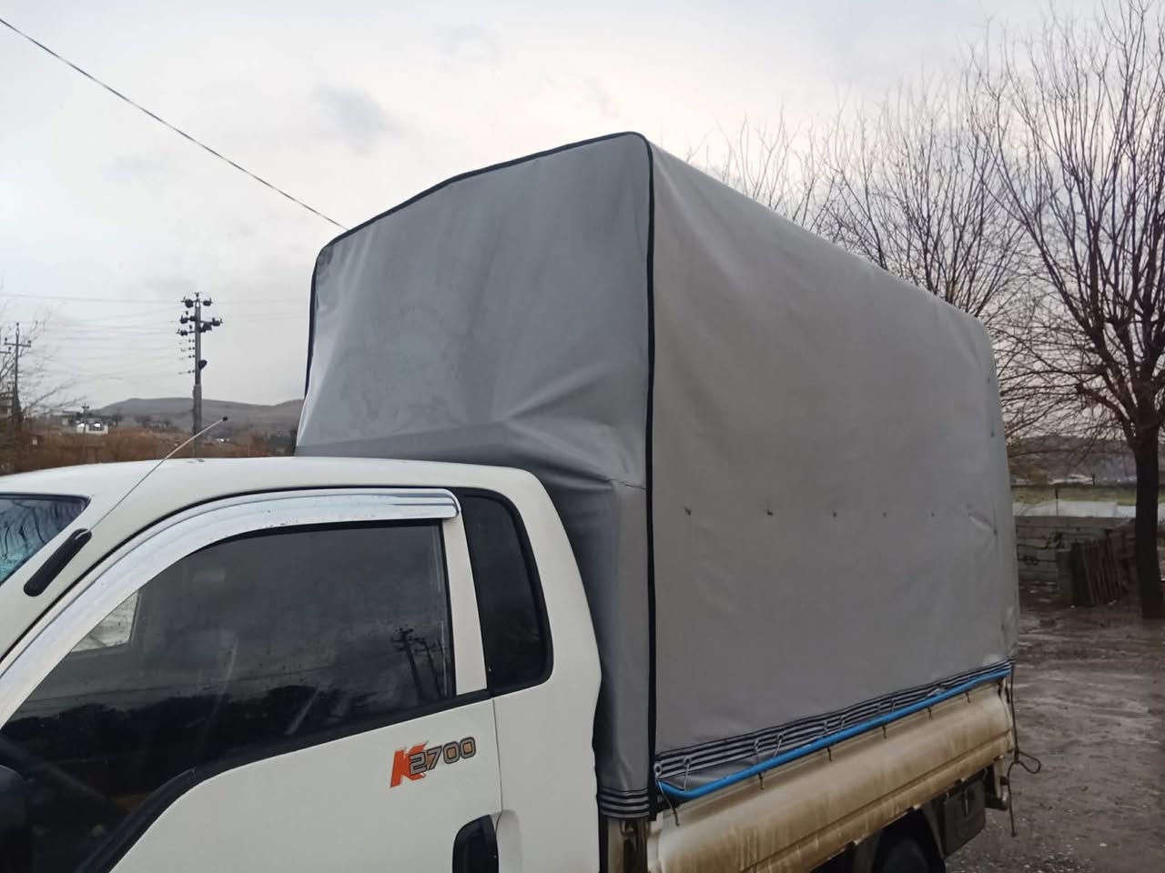 کەپرو چادری کیای بۆ فرۆشتن بۆ 2700 و 3000 دەبێ 
کەپرەکە 50 سانتیم بەرزە چادرەکەی نوێیە 
کەپرەکە دەست کردی ئازاد حدادە 
سعر 320 هەزار 
شوێن هەولێر 
***********
