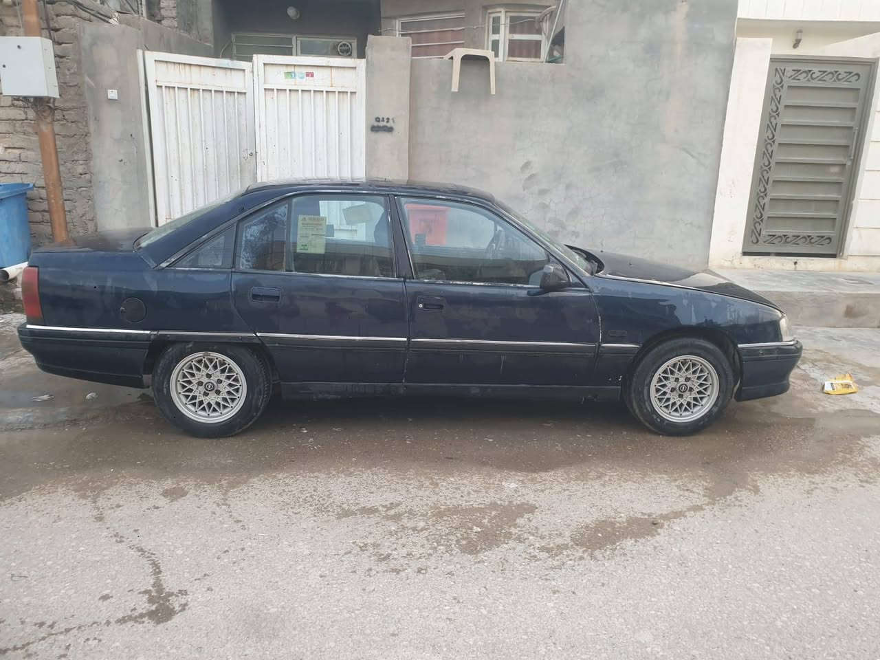 اوميكا للبيع 
موديل 93
السيارة مكفولة كشرها بلادي 
كير ومحرك شرط 
تحويل ثاني يوم 
كهربائيات شغالة 
الشراي وتساب فقط 
***********
