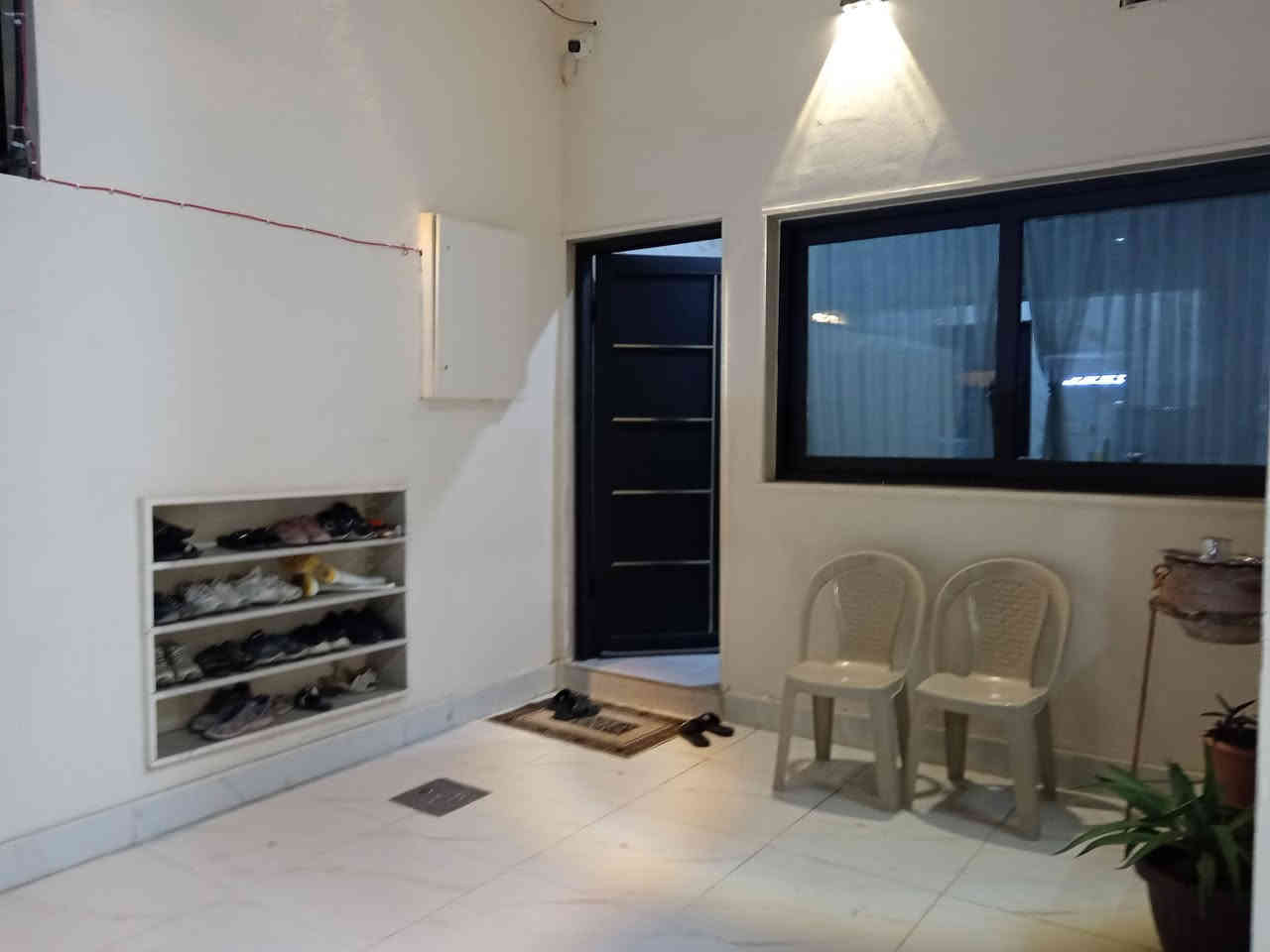 دار طابو طابقين بناء حديث للبيع
المساحة /٢٠٠ متر
العنوان / كركوك حي ١ اذار قريب من سايدين كورنيش
يحتوي على ٥ غرف نوم مع استقبال مع مطبخ مع صحيات ( ٣) مع هول ( ٢) مع كراج 
السعر / ٣٢٥ مليون مع المجال
للاتصال /***********
