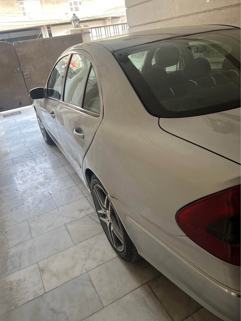 للبيع مرسيدس w211 لون سلفر 2002مكينه وكير وتبريد كفاله حجم المكينه 230Vسته سلندر لون سلفر رقم كربلاء مشروع وطني السياره مصبوغه عام وبيها حادث جنطه مبدل جنطه كامله السعر ٨٥ وبيها مجال العنوان بغداد ساحه الواثق *********** Colombo, Sri Lanka
