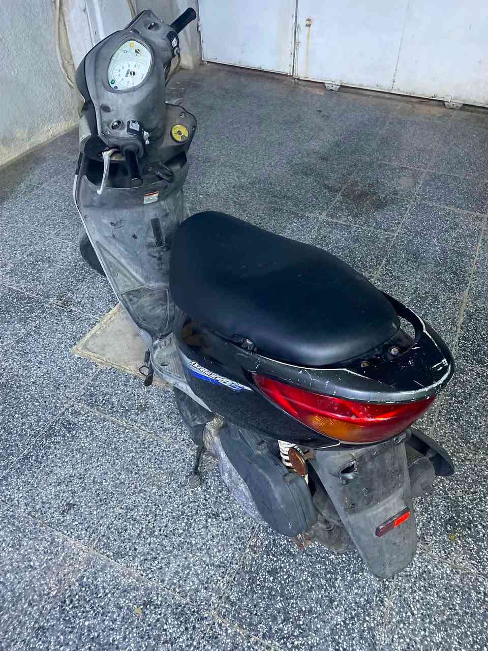 بريز ببغاء صار شهر من نزلتها رمبة يشهد الله عليه والمكاتبة موجودة اخذتها 1,250 برغي واحد ممفتوح بيها والفلتر مال شوته فتحته بيدي وصورته وبانزين كله محسن تاخذها من باب البيت رايدها 1,150 سبب البيع اخذت شحن

بغداد - شارع فلسطين 

***********

