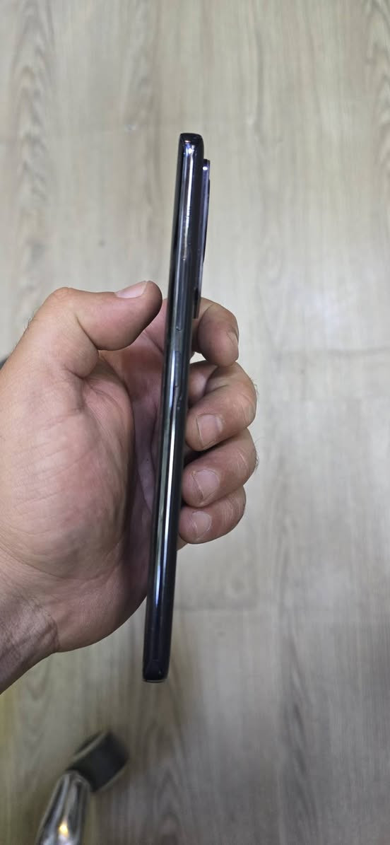 📱 للبيع Xiaomi 13 Lite (256GB) 📱
✨ مستعمل ونظيف جداً ✨ كامل أغراضه الأصلية
🔹 المواصفات: ✅ ذاكرة داخلية 256GB ✅ رام 8GB ✅ شاشة AMOLED قياس 6.55 إنج مع معدل تحديث 120Hz ✅ معالج Snapdragon 7 Gen 1 القوي ✅ كاميرا خلفية 50MP مع تصوير ممتاز ✅ كاميرا أمامية مزدوجة 32MP + 8MP للسيلفي الاحترافي ✅ بصمة مدمجة بالشاشة ✅ بطارية 4500mAh ✅ شحن سريع 67W ✅ يدعم شبكات 5G
📱 الجهاز أنيق وخفيف ومناسب للألعاب والتصوير والاستخدام اليومي.
✅ الحالة: نظيف جداً ✅ جميع الأغراض متوفرة ✅ جاهز للفحص والتجربة

السعر ٣٠٠ بي مجال بسيط للشراي 
الاتصال على الرقم
***********
