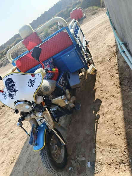 السلام عليكم ستوته اللبيع موديل 21محرك 25ما متفوح برقي وراق اصوليه كهربايات كله شغاله ما ناقصه شي نضافته نفس الي بل صوره  هاذه رقمي ***********ما متواجد ع فيس ع رقم فقط
