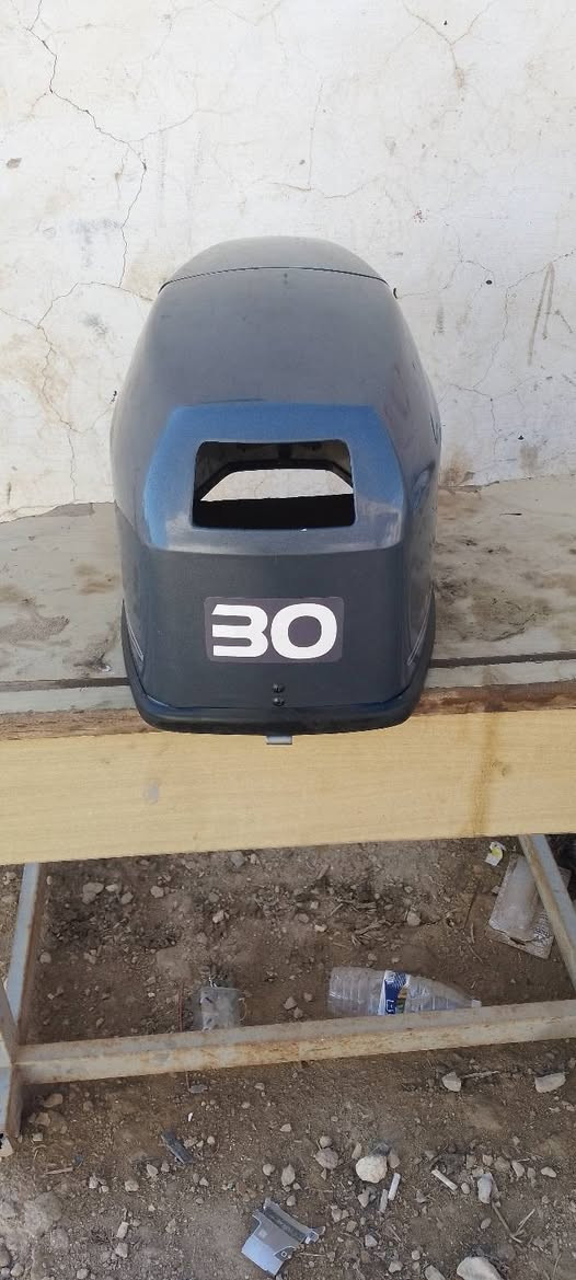 يوجد جميع المواد الاحتياطيه. لمحركات زوارق الصيد   يوج توصيل لكافة المحافظات. 
هاتف ***********
