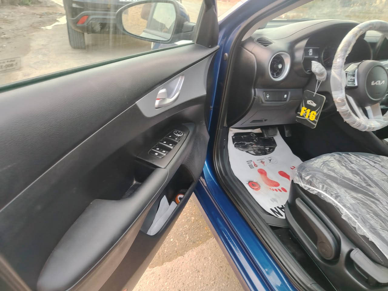 السلام عليكم
فورتي. موديل 24. بسمي.  بيها حادث بجنطه صبغ جاملغين خلفيه. نصهن وقبق جنطه تبديل 
ماشيه 4الالف فقط يعني حالها حال الزيرو. بجم كبس بدون ارباك سياره كاتون 
السعر 158


**إذا كنت صاحب هذا الإعلان وتريد حذفه لأي سبب، رجاءا أرسل رسالة إلى الدعم الفني**