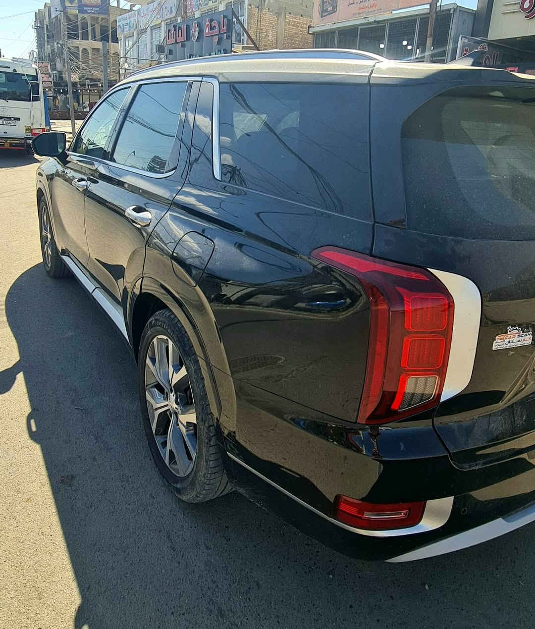 فول مواصفات اعلى فئه لمتدد موديل 2022✅🫰🏻
• رقم بغداد بسمي✅

• شاشة عرض(داتا شو)✅

• المحرك   v6    3.8 <كير ومحرك مكفول✅

• بصمة تشغيل + بصمة ابواب +تشغيل عن بعد✅

-فتحة سقف عدد ٢✅

-سماعات من شركة هارمن كاردن✅

-رادار امامي  + خلفي+رادار جانبي✅

-حساسات امامي + خلفي✅

• كامرات عدد 4  360 درجة✅

• كشنات كهربائي تدفئة وتبريد خزن ميموري✅

• كشنات جلد ابيض ملكي+٧ راكب قلاب كهرابائي✅

• انارة داخليه (محيطيه) ✅

• بردات جانبية✅

• تبريد مركزي امامي + خلفي منفصل التحكم✅

-تحكم ستيرن + شفتات✅

• تدفئة ستيرن✅

• مرايا هيتر + تعتيم✅

• صندوق كهربائي شفط✅

• وضعيات قيادة  (5)✅

• ويل كب حجم  ٢٠✅

• اوتو هولد + نقطة عمياء✅

• سايد بريك بصمة + مثبت سرعة✅

• شحن لاسلكي✅

• إشارات بالمرايا  + إشارات جانبيه✅

• اوتو بريك✅

• تحديد مسار✅

-شاشة ديجتال كبيرة✅

-تشغيل عن بعد .✅

• نظام مانع انزلاق✅

• نظام نزول منحدرات✅

كشنات Vip منفصل✅

والكثير من المواصفات لم تذكر بعد .✅

صور الحادث موضحه بل نشر ✅

مكاني بغداد 
***********
