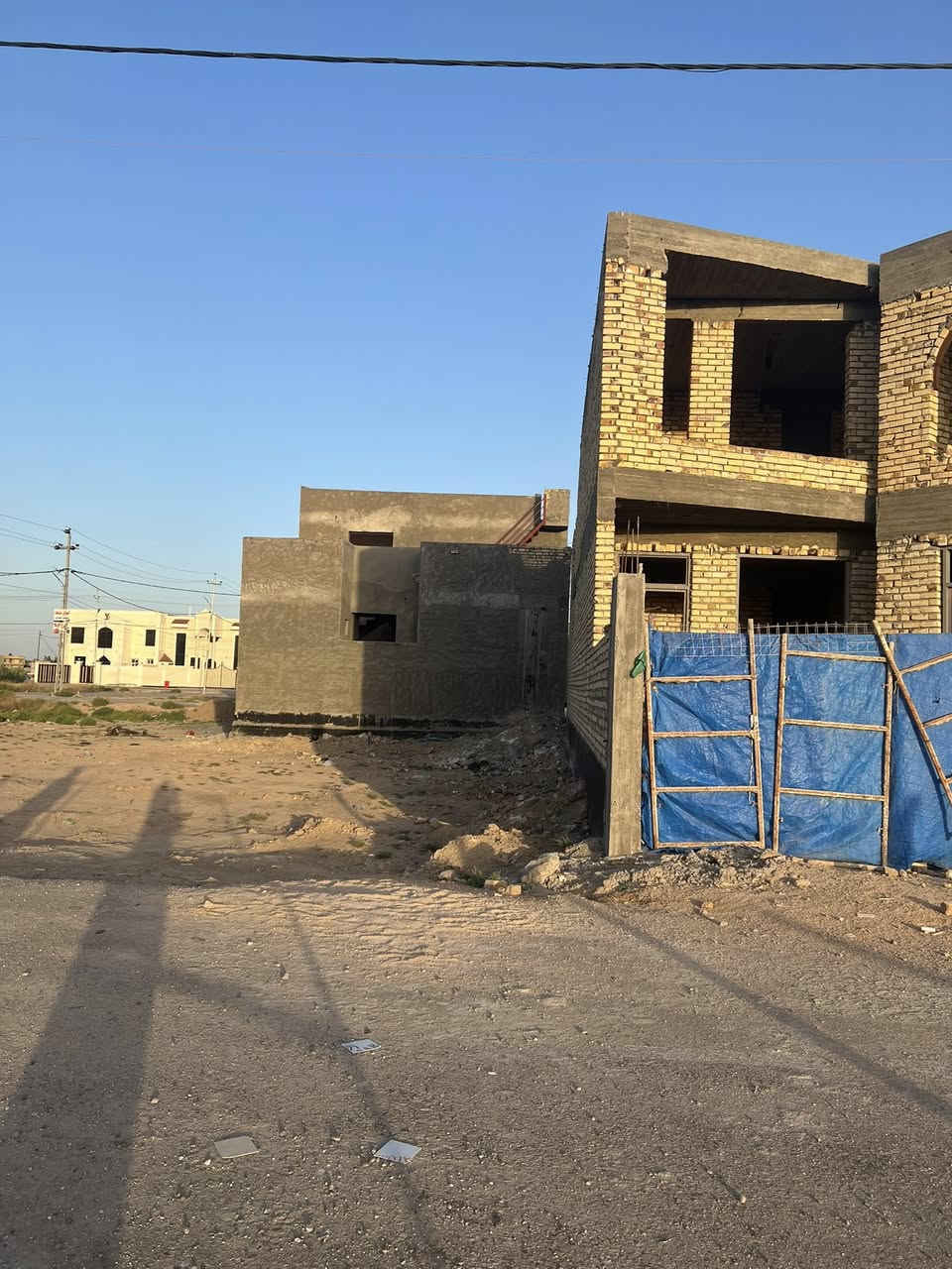 هيكل للبيع المساحة 200م طابو زراعي سند 25
خدمات كامله ماء كهرباء تبليط

بناء حديث خارطة مرتبه طابقين 

يحتوي على
غرف نوم عدد 4
واستقبال  
وكلدور عدد 2
ومجمع صحي عدد 3
وكراج وحديقه

الموقع//ورديه داخل منطقه الامام سيد موسى
للاستفسار اكثر الاتصال على الرقم
***********

