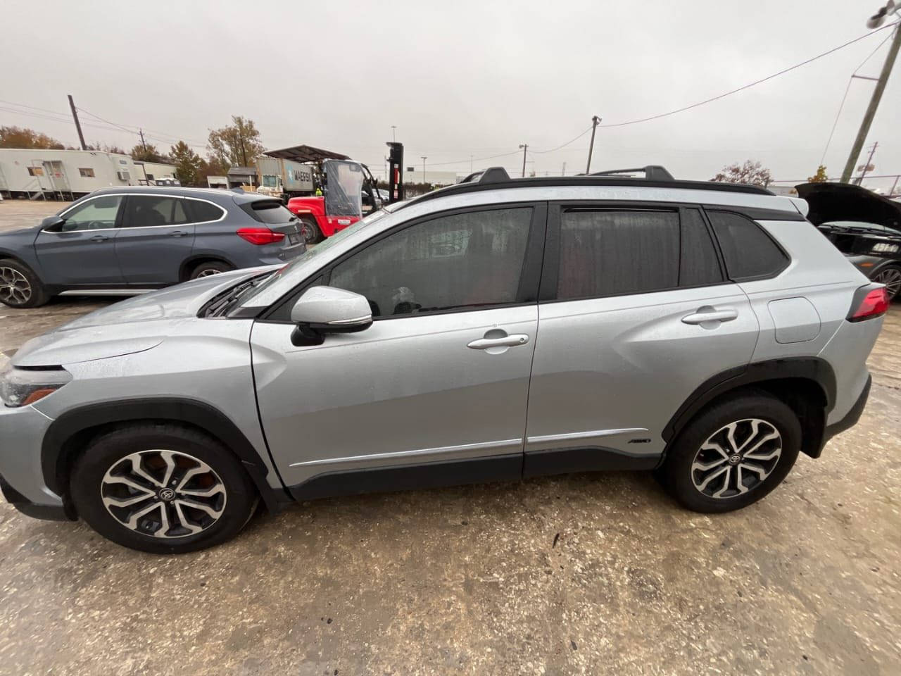 السلام عليكم تويوتا كورولا كروس هايبرد ٢٠٢٤ السعر ( 129) ورقة وبيها مجال بسيط موجوده في عمان الأردن المنطقة الحرة شارع ١٢ شمال شركة أرض الفاضل مقابل معرض الفهرس ابيع على وضعها بدون تصليح وكمرك ترهم تدخل شهداء للتواصل خاص او الاتصال على الرقم***********
