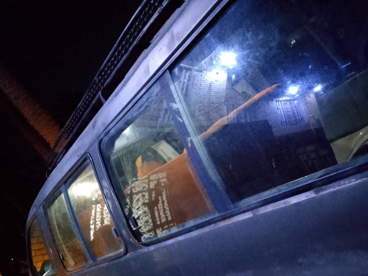 السلام عليكم للبيع كيه بريجو موديل 2000 رقم إنكليزي سنويه 2030 بسمي تحويل ثاني يوم مصفر هية وغرامات
مشط وعينة وصنية ودشمة جديد 
ب 60 بيه مجال
 مكاني كربلاء الحسينية .
***********
