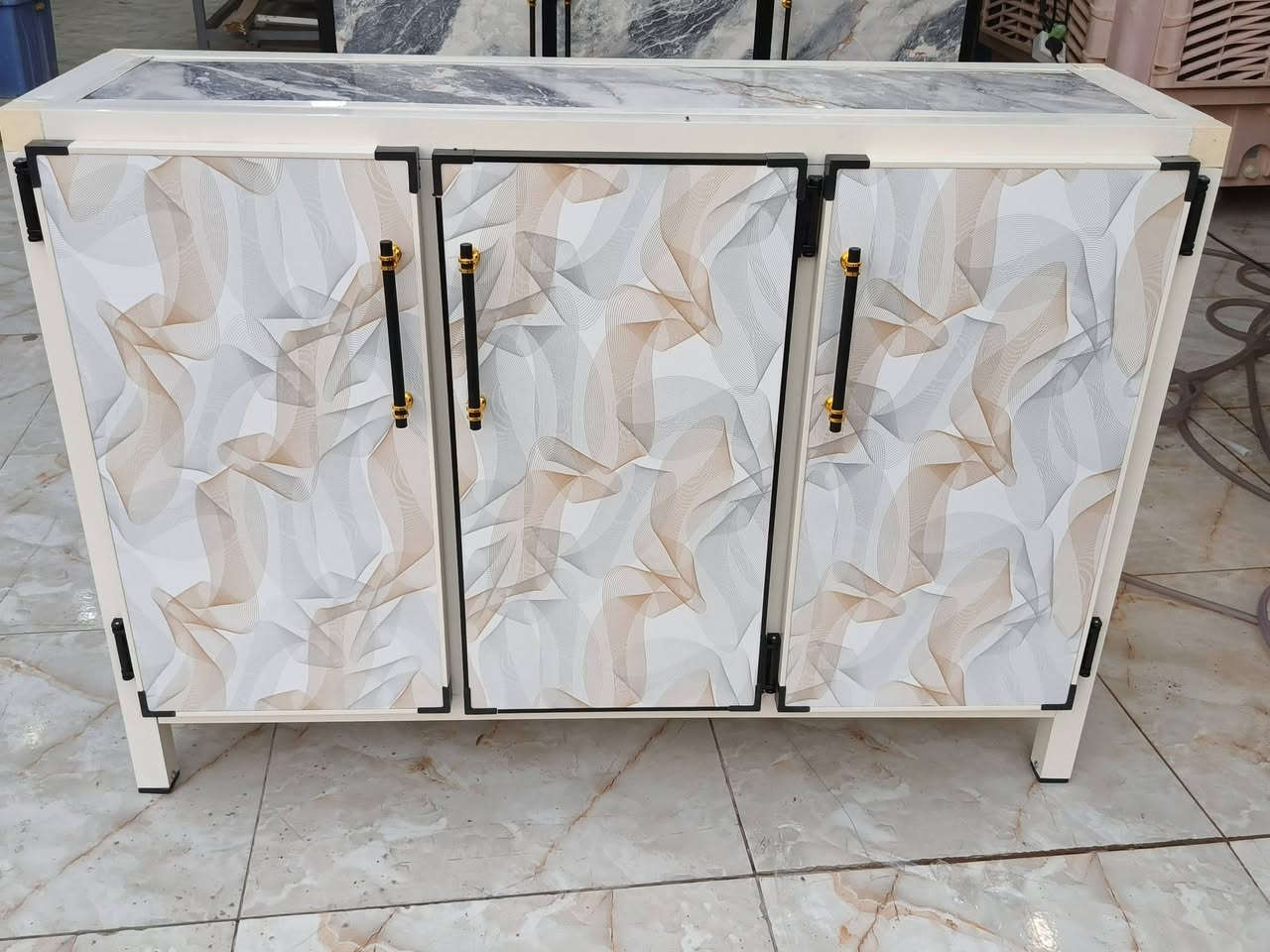 @سلام عليكم جزامات لبيع جداد اسعار مناسبه كل لقياسات عنوان كاطون رحمه ***********
