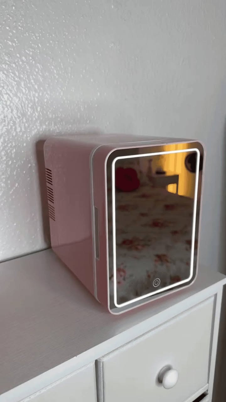 متوفر ثلاجة سيارة متنقلة لمس مراية ولد بسعر مناسب للاستفسار *********** واتساب أو خاص
