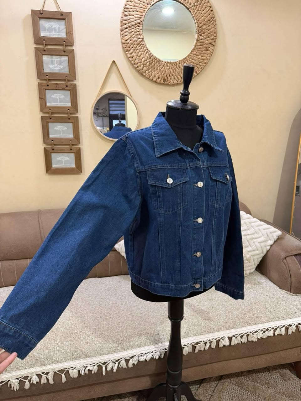 جدد بنات يلبسن ٤٠ قياس و٣٨ ثنينهم  ١١ بنات كلش محتاجه ابيعهم توصيل اكو


**إذا كنت صاحب هذا الإعلان وتريد حذفه لأي سبب، رجاءا أرسل رسالة إلى الدعم الفني**