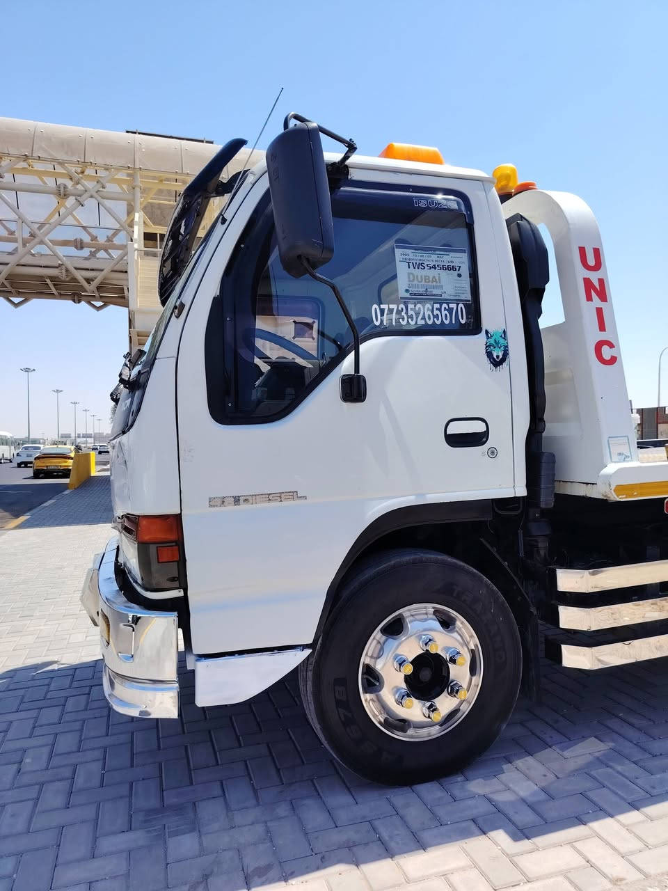 سلام عليكم ازوزه سطحه 6برغي ايسر ابلاد موديل اصل2001منزلين موديلهه 96 سنويتهه 29 هزه جديده بسمي تحويل ثاني يوم مكينه 15سوبر 7كير شاصي محسن تخم تاير /سطحه جديده شغل عبدالله للسطحيات مكاني لسياره بصره ر***********
سعر ٢٤٠ بيه مجال
