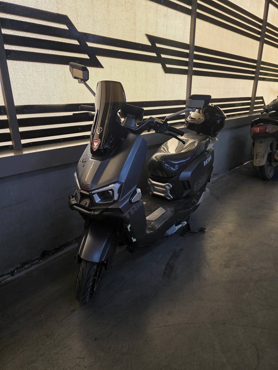 سلام عليكم دراجه ساعقه ريان البيع نضيفه كلش ما متعوبه  بصمه
مثبت سرعه 
لات عالي نهار 
تيارت جدد مال شركه 
دوشمه كشن ليلون
 السعر  ١١٥٠ بيه مجال قليل كلش مكاني شارع فلسطين 
***********
