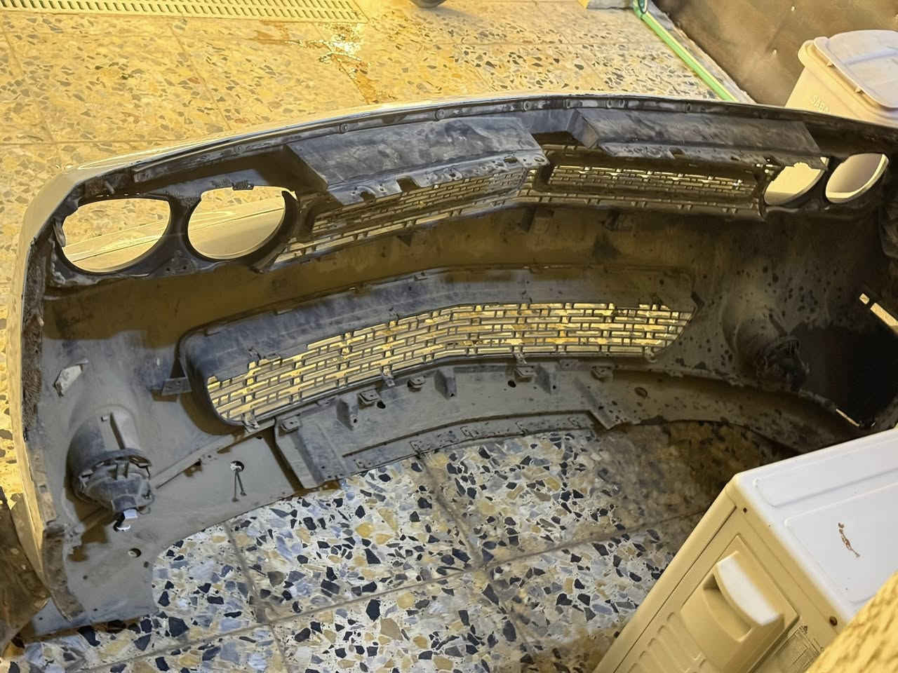 سلام عليكم دعاميه sxt اصليه هي والبراكيت مالتها وماسكات 4 قطع كبار وصغار والسفيفه وبيها لحية GT عريضه
بيهه تصليح وضرر بسيط بالفريم مبين بالصور
150 الف


**إذا كنت صاحب هذا الإعلان وتريد حذفه لأي سبب، رجاءا أرسل رسالة إلى الدعم الفني**