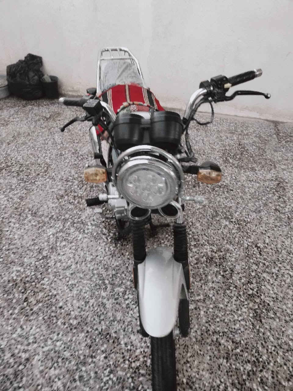 السلام عليكم دراجه دايون عضم لون رصاصي موديل 22 اوراق اصولي كامله نضافه كدام عينك وتجي وشوف سعر خاص مكان امن داخلي شارع طارق خيكاني رقم مبايل ***********
