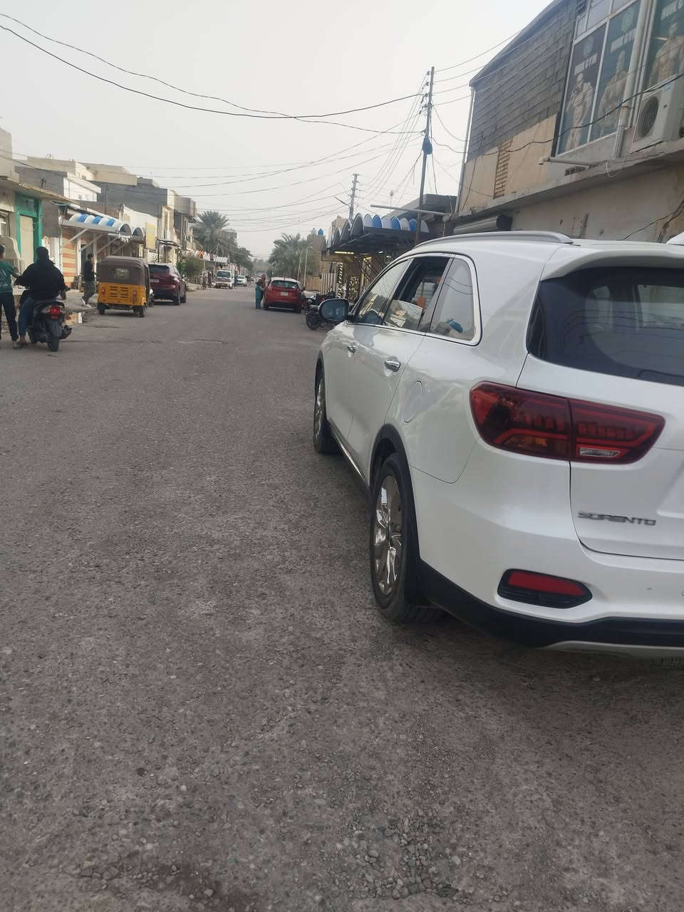 السلام عليكم سياره سورنتو موديل 18 ثلاث قطع تبريد ودوخ الكهرباء صندوق كهرباء سته استندر محرك خير من الله مقفول والسونار موجود بالصوره اللي يحب يتصل خاص ***********
