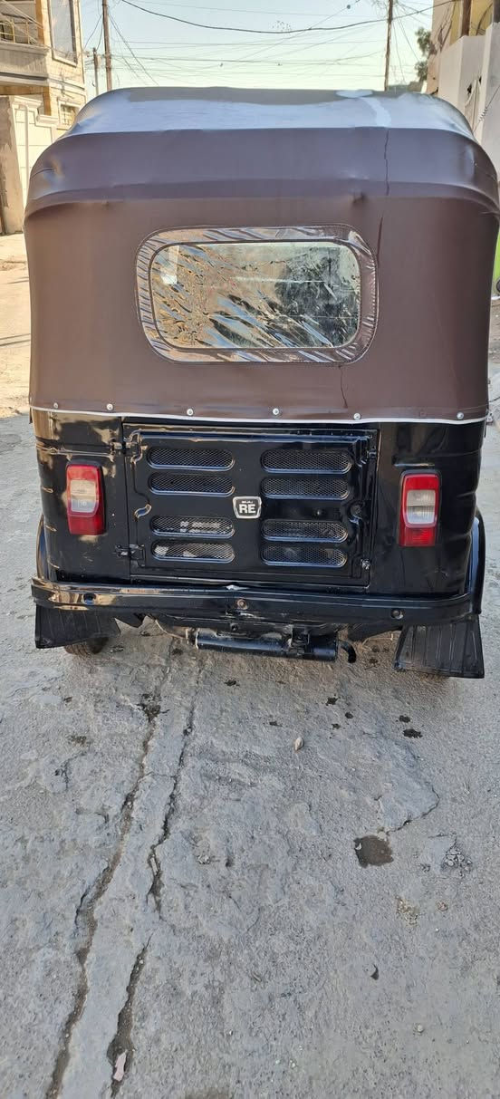 تكتك موديل 2019معمره تعمير عام سعر5ونص وبيها مجال بسيط ***********
