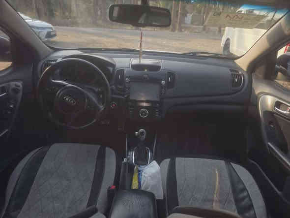 سلام عليكم سيراتو موديل 2011 رقم اربيل سنويه صاقطه 
السياره فول مواصفات بصمه فتحه شفتات استيرن 
مثبت سرعه تحكم مري شفط كامره داخل لونين 
السياره بيه جاملغ امامي مصبوغ فقط صوب اليمنه 
كير مكينه حداديه تخم تاير تبريد كوله شغال وخير من الله 
السعر 100 وبيه مجال الشراي الاستفسار ع رقم 
***********
