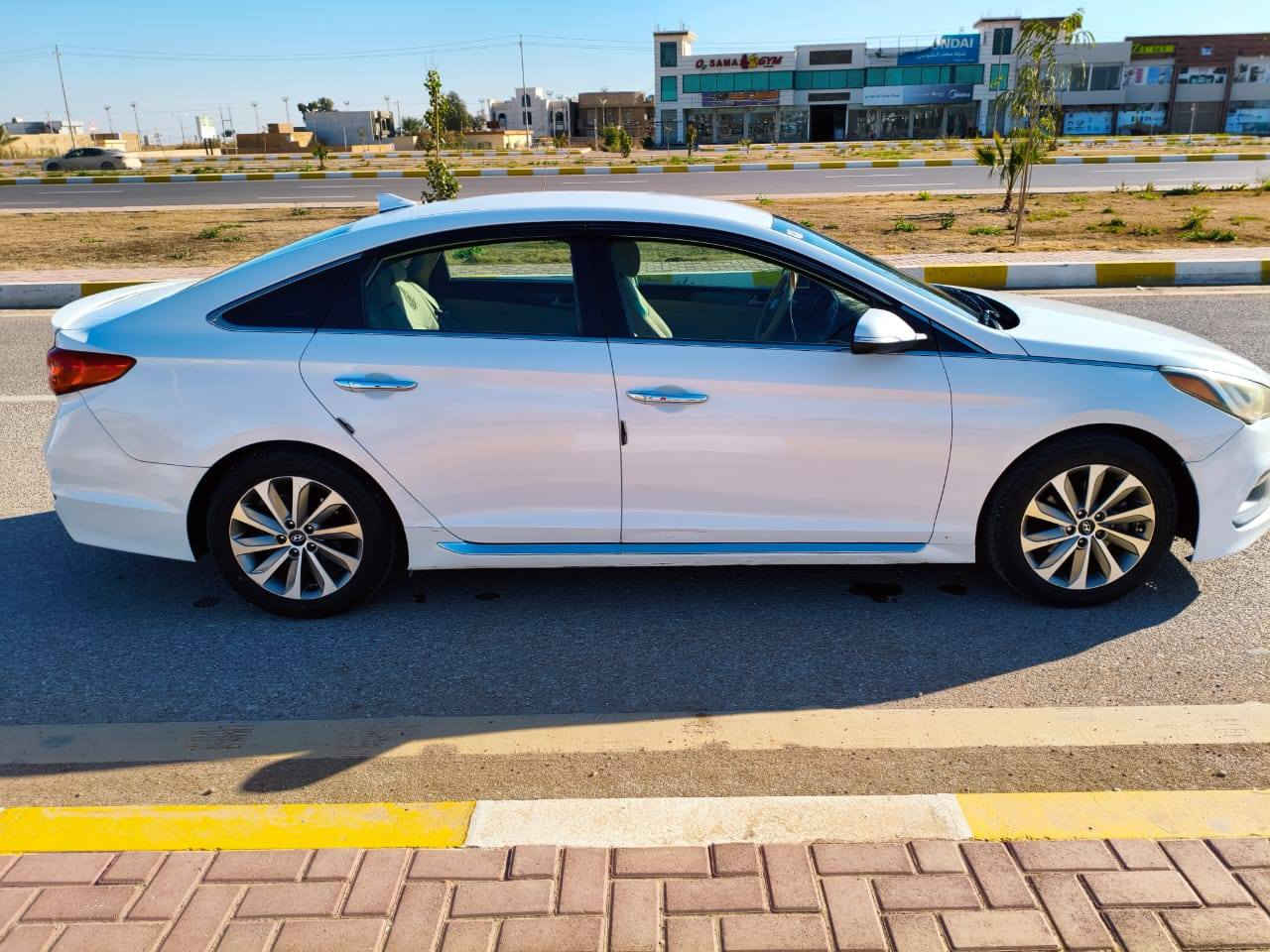 بسم الله يا الله
سوناتا  للبيع 
موديل 2017
لون ابيض صدفي 
رقم انبار الجديد تحويل مباشر 
وارد امريكي 
محرك 2400.jdi  ممفتوح فقط معلي كازكيت لاتبخير ولا تنقيص 
سياره ليبل واحد ضرره دعاميه اماميه من امريكيه فقط 
وهنا صار بيه صبغ قبق صندوك وشويه براس البنيد اثر تكشير 
بدون ضربه والسونار مرفق مع الصور باقي كفاله والك الفحص 
نضام سبورت دبل كزوز كشن كهرباء داخل لون بيجي 
تبريد تدفئه شرط تخم تاير جديد بطاريه جديده 
محرك كير شرط صدر خلفي امامي كله جديد 
سياره احله من صور جديده مال جناي ترايك وين ميعجبك 
المسافه المقطوعه 133
مكان السياره الرمادي 
السعر 122ورقه 🖐
الشراي يتصل وبلخدمه 
***********
***********
