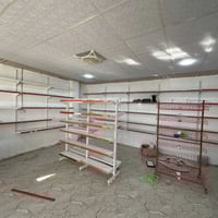 رفوف وبرادات وسفينه  للبيع بسعر مناسب 07829420453