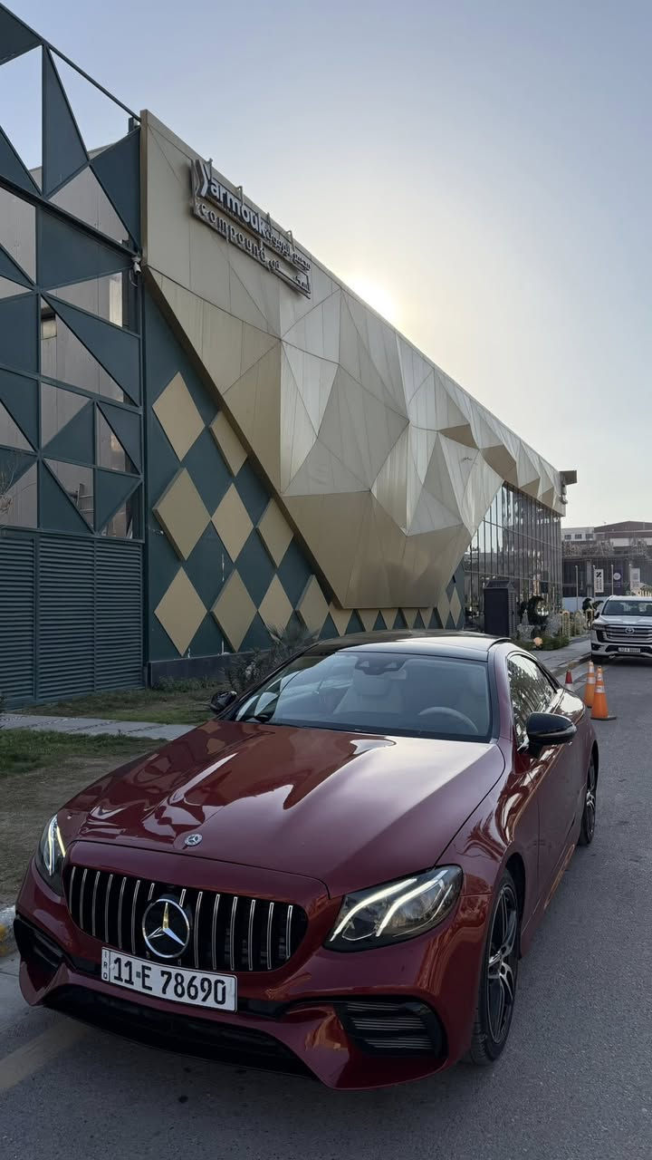 السلام عليكم
E450 coupe 2019 

سيارة وارد امريكي ضررها فقط مقدمه البنيد وراجع نفسه 
رقم بغداد انكليزي الجديد
مواصفات 450
داخل ابيض نضيف جدا 
كراسي كهرباء 
شاشة متصله الكترونيه بلكامل
صفر مسج 
دبل ماوس
بانوراما
احزمه ذكية 
تبريد وتدفأة بلكشنات 
محرك 6 تون باور تيربو
كراسي جلد 
خزن ميموري 
استيرن كهرباء 
كامره قلابة 
نقط عمياء 
رادار امامي وخلفي وجانبي
بصمة
داخل 64 لون متغير 
اوتو ستارت ستوب 
٥ وضعيات قيادة 
وباقي المواصفات المعروفة 
سعرها مناسب جدا ومكاني اليرموك 
***********
