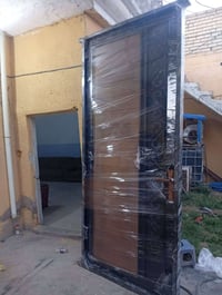 باا بديل خشب للبيع درجه اوله بعده مسلفن قياساته ارتفاع270 عرض 120 للتو...