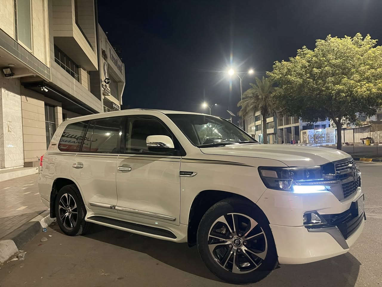 السلام عليكم 
—————————
لاندكروز 2008 محدثة بالكامل 2021 V6
                                                                                 
رقم بغداد بسمي الرقم بالتبادل موصل 40 ورقة 
————————————————————
السيارة ع ايدي واريد ابيعة لغرض الدراسة
مكانة : بابل 
السعر : 290 قفل🔐
 واتس اب ***********
