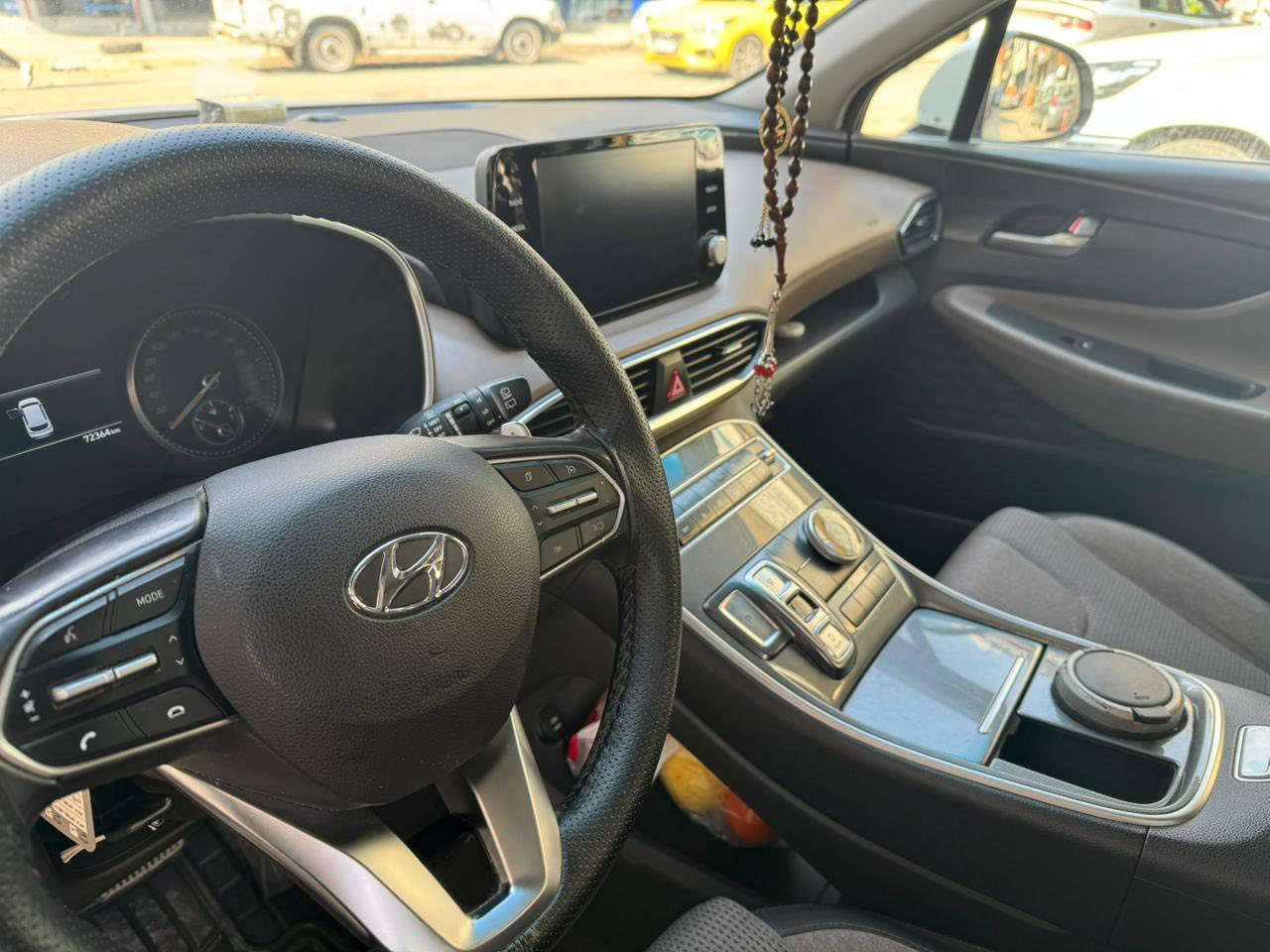 سنتافي 2021 رقم سليمانية
فول عدا بانوراما 

1.خليجي فقط صبغ بنيد بدون ضرر 
2.محرك 4سلندر2500
3.المسافه 72 الف كيلو 
4.بصمه ابواب 
5.تشغيل عن بعد
6.كراسي كهرباء 
7.حساس امامي خلفي
8.تحكمات ستيرن 
9.وضعيات قيادة (نورمال.اسبورت .كونفورت.ECO)
10.سبعه 7راكب
11.شحن لاسلكي
.12.قطع تبريد3
13.صندوق شفط كهربائي 
14.بردات خلفية شركة
( لمعرفة السعر التواصل على الرقم 0773 966 8220 )
