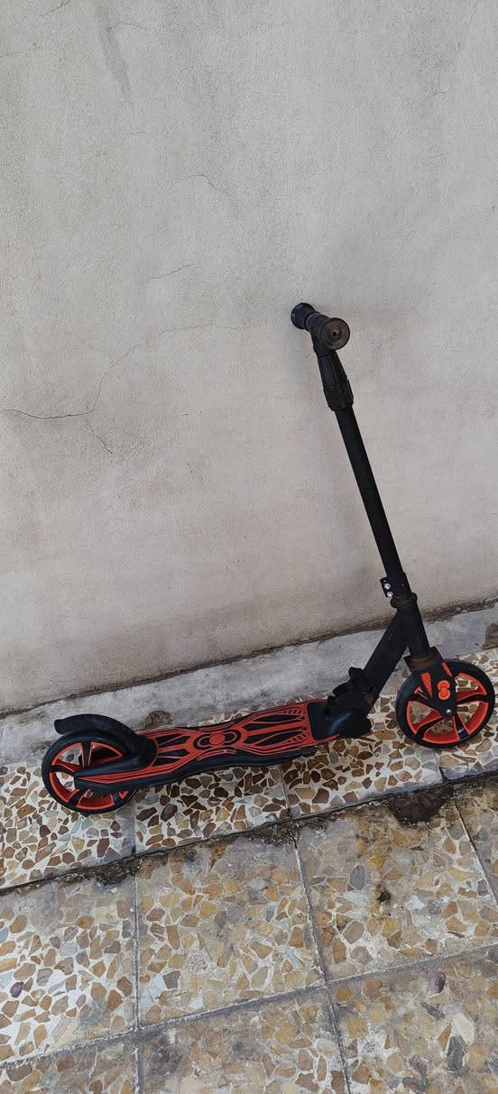 سكوتر نوعية ممتازة سعر 25 مكاني حي عدن 
***********
***********
