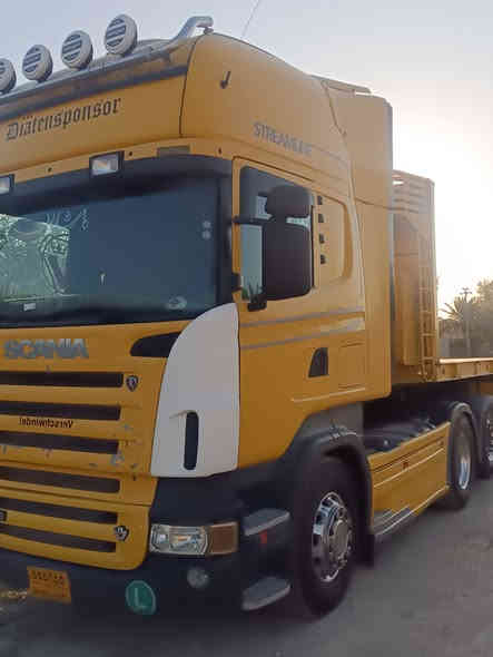 السلام عليكم سيارة للبيع فول مواصفات موديل 2006 مكينة 500 كير أوتماتيك رتايدر ثلاجة تبريد + سبلت لاتنقيص ولا تبخير سنوية لل 27 مسجلة 4 دناكير راس وعربانة للأتصال على هذا الرقم ***********
