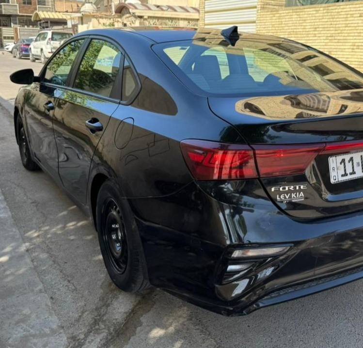 السلام عليكم للبيع كيا فورتي 2019 رقم بغداد بسمي وارد امريكي حادثها بنيد مبدل فقط كير ومحرك خير من الله كير بلادي صدر خلفي امامي تخم تاير جديد تبريد ثلج  بيها منظونة غاز السعر 128$ العنوان بغداد الزعفرانيه ***********
