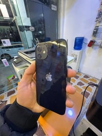 ايفون 12 مبدل بطاريه وشاشه مال تفصيخ   ذاكره 128   جهاز مكفول سماعات د...