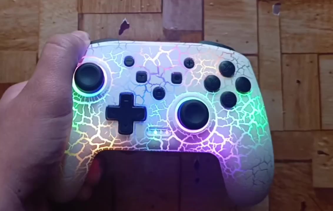 نينتندو سويتش V2 محسن مهكر ( اونلاين + اوفلاين ) 

 ذاكرة 256 نضافة 90٪ خالي من المشاكل و الاعطال تفحصه امام المندوب تشوف شي ميعجبك ترجعه

 ويا دوك + شاحن اصلي ويا يدات سويتش اصليات 2 و جنطه و كفر حماية وشاحنه كلهن اصليات 

 ويا جويستك احترافية تشتغل ( PC / ايفون / اندرويد / سويتش ) + بيها ضمان سنه 

 السعر مع الجويك 300 

بدون الجويك قفل 280 

متوفر توصيل لكامل محافضات العراق


**إذا كنت صاحب هذا الإعلان وتريد حذفه لأي سبب، رجاءا أرسل رسالة إلى الدعم الفني**