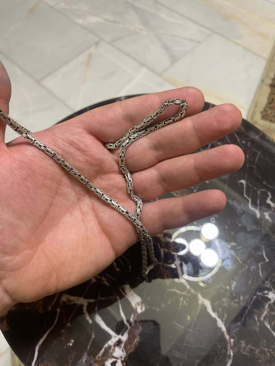 اريده ب140 قفل يعني غرام ب3500 سعر قفل نضيف زنجيل فروعني واكو توصيل اذا قريب من كرخ مكاني البياع


**إذا كنت صاحب هذا الإعلان وتريد حذفه لأي سبب، رجاءا أرسل رسالة إلى الدعم الفني**