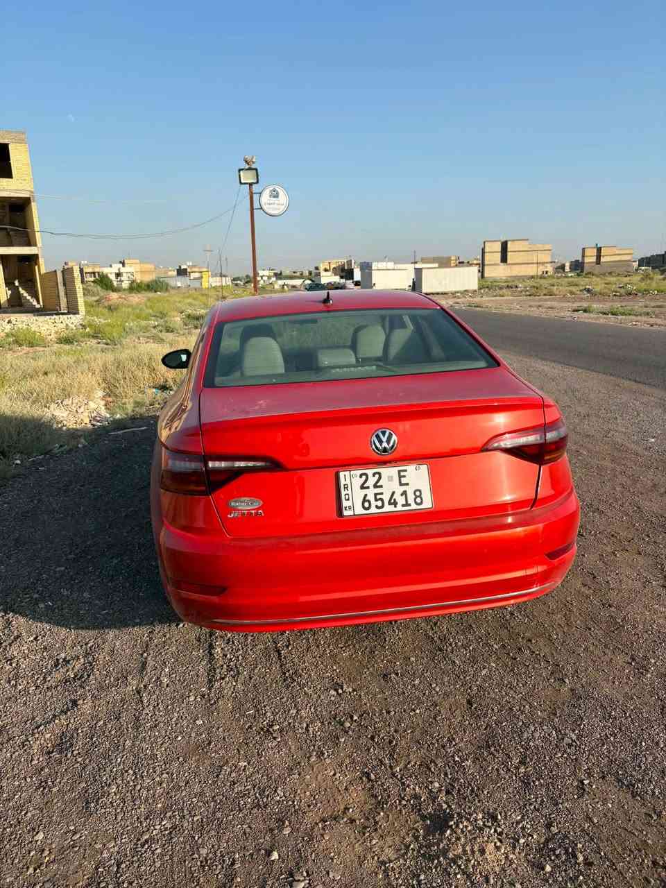 فولكس واكن جيتا للبيع
* موديل 2019 فئة S لون برتقالي
* رقم سيارة اربيل وارد امريكي
* المحرك: 1.4 l تيربو المرغوب 
* ناقل الحركة:  أوتوماتيك 8 سرعات 
* شاشة اعطال
* كاميرا خلفية
* شاشة لمس 6.5 إنج كبيرة
* Apple CarPlay و Android Auto
* نظام اوتو سبورت (إطفاء ذاتي)
*بيها 3 انظمه قياده ايكو وعادي وسبورت
* مثبت سرعة
* مصابيح LED أمامية وخلفية
* نظام الثبات الإلكتروني esp والايكو 
* رادار امامي وجانبي وخلفي 
* مرايا كهربائية مدفأة 
* السيارة جديدة  بمعنى الكلمة كير ومحرك جديد وبرغي ممفتوح مع تخم تاير جديد مسويله ادامه كامله للسياره 

ماشيه 73الف ميل

حادث السيارة بيبان ثنين وجاملغ خلفي 
البجم كبس
موجوده صور السونار
السعر على الخاص
التواصل على الرقم التالي
***********
