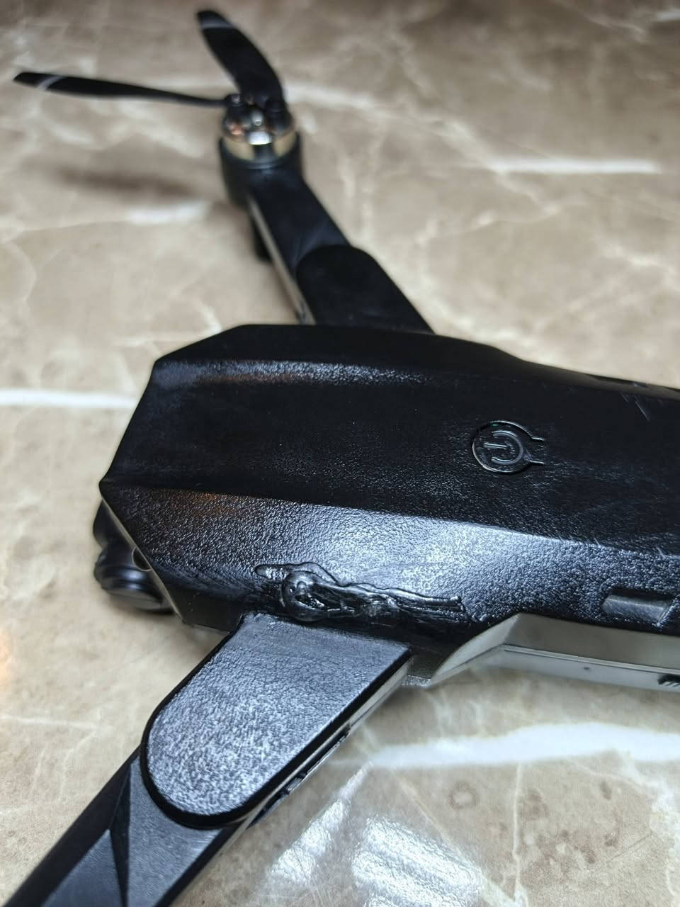 درون L900 جديدة بطاريتين جنطة مو فلينة بس طاح عليهة شوية صمغ ما مئثر عليهة سعرهة 45 ألف ط


**إذا كنت صاحب هذا الإعلان وتريد حذفه لأي سبب، رجاءا أرسل رسالة إلى الدعم الفني**