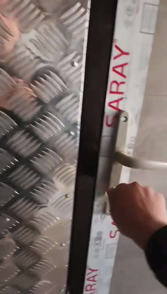 سلام عليكم كرفان مأكولات متنقل
للبيع غير مستخدم 
شغلي تفاصيل أكثر أرسلني خاص أو واتساب ***********
