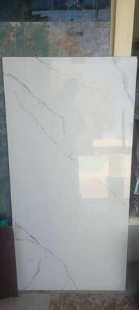 بورسلين درجة أولى • مقاسات ٨٠×٨٠ ١٢٠×١٢٠ • قضاء هيت