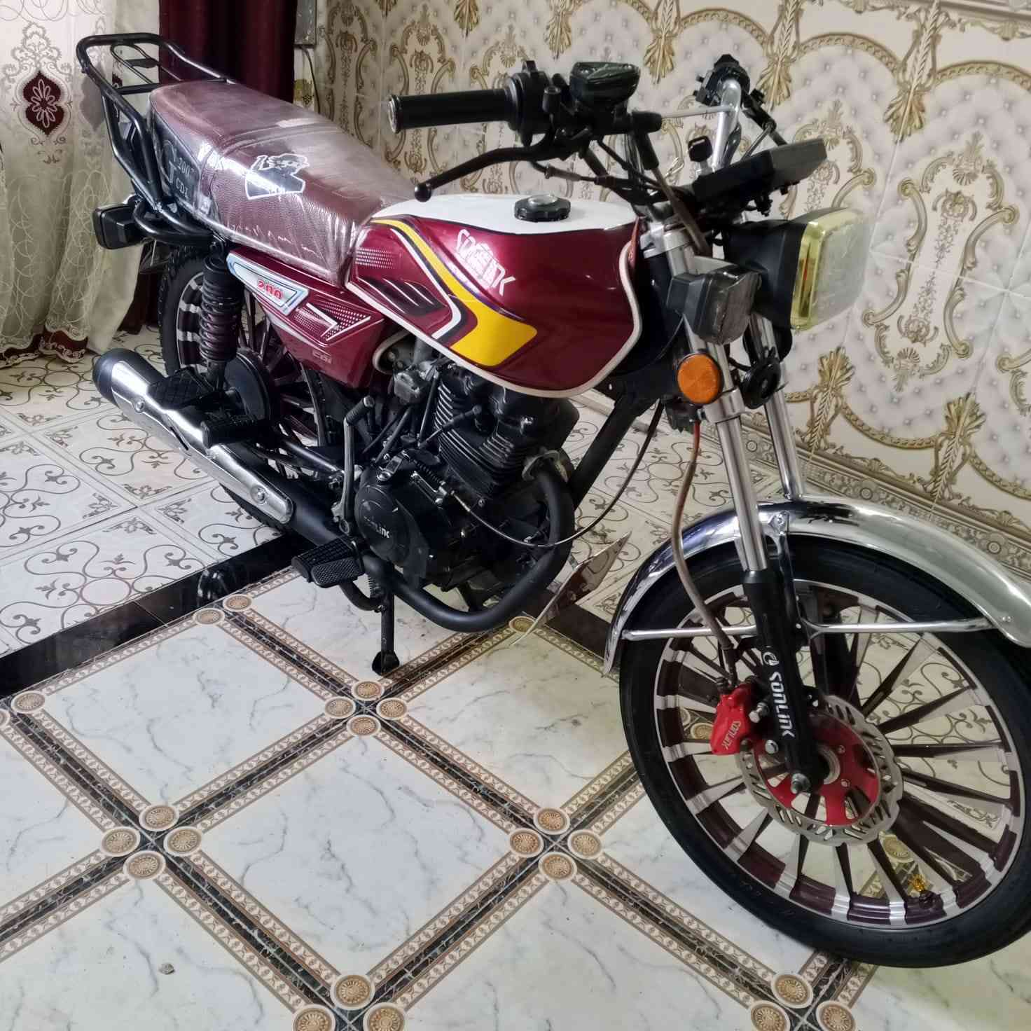 السلام عليكم دراجه ايراني للبيع موديل 2025
محرك200 اوراق  الدراجه خير من الله مكينه ماممدود عليهه سبانه دراجه كفاله عامه من كلشي  السعر 700وبيهه مجال مكاني بابل محاويل   الرقم***********
