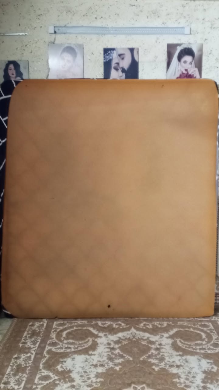 كاونتر فقط ارضي مرمر قياس مترين  نظيف سعر 175 
دوشك نفرين اسفنج سعر 60 بي مجال 
فاترينا صاج نظيفه سعر 75 بيها مجال 
مكان بغداد المشتل ***********
