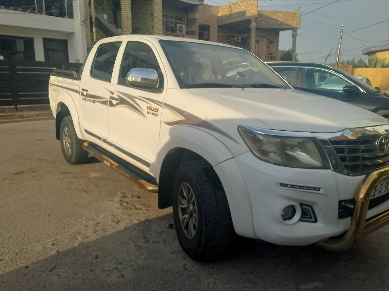 تيوتا هايلوكس موديل 13 
رقم سليمانيه انكليزي بسمي 
محرك مكفول 
كير مكفول عدا كيس مفتوح فقط سونار موجود 
بيها صبغ ربع جاملغات خلفيه فقط 
صدر جديد تبريد شغال 
مكان بغداد حي جامعه نفق شرطه 
سعر 21 وبي مجال دفترين و10 ورقات 
*********** وتساب
