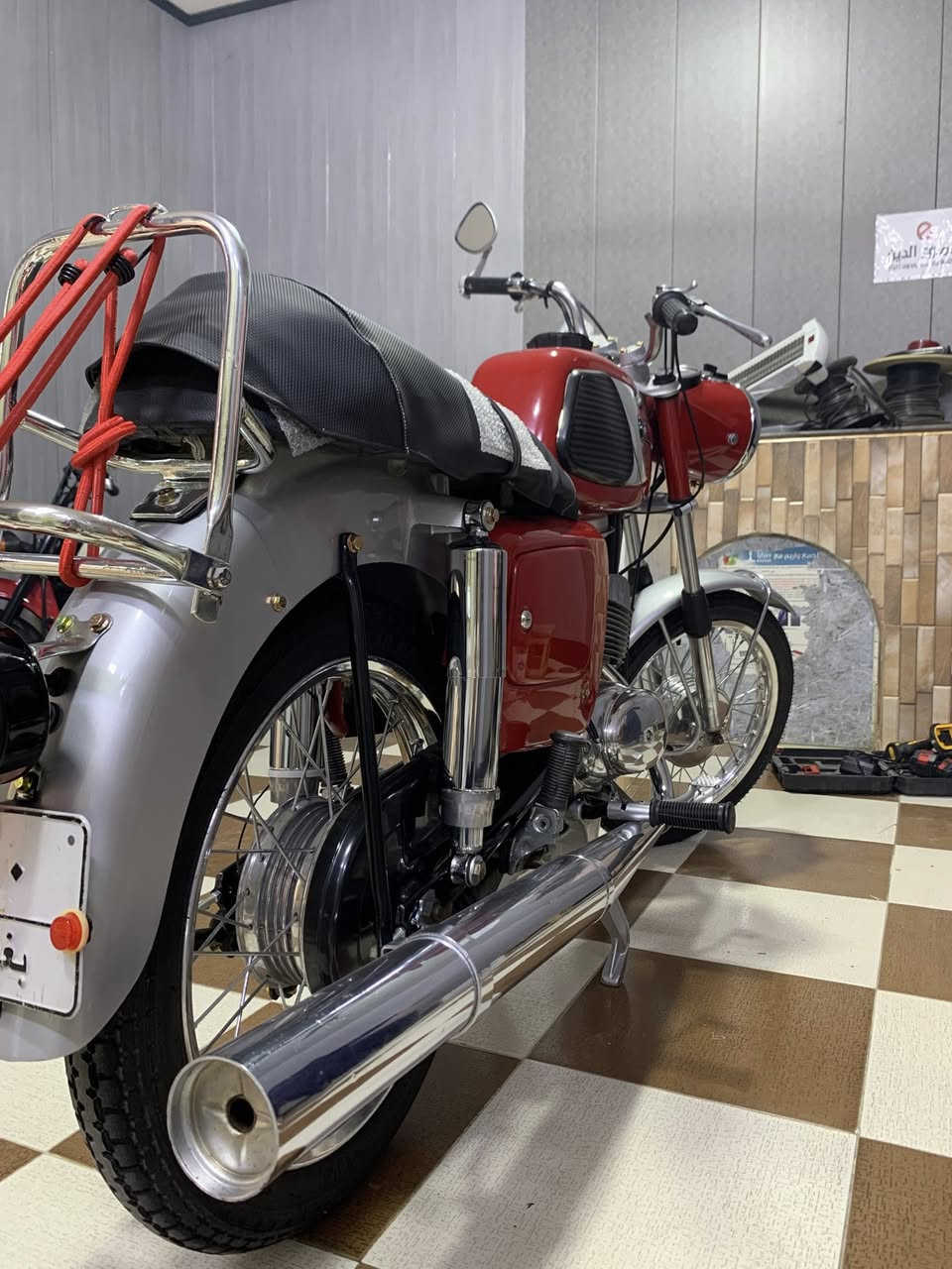 السلام عليكم ام زت 150ccللبيع شرط الالماني الدراجه متعوب عليه مو شلون مجان الدراجه رقم بغداد ثاني يوم تحويل رقم مميز240 للاستفسار ***********
